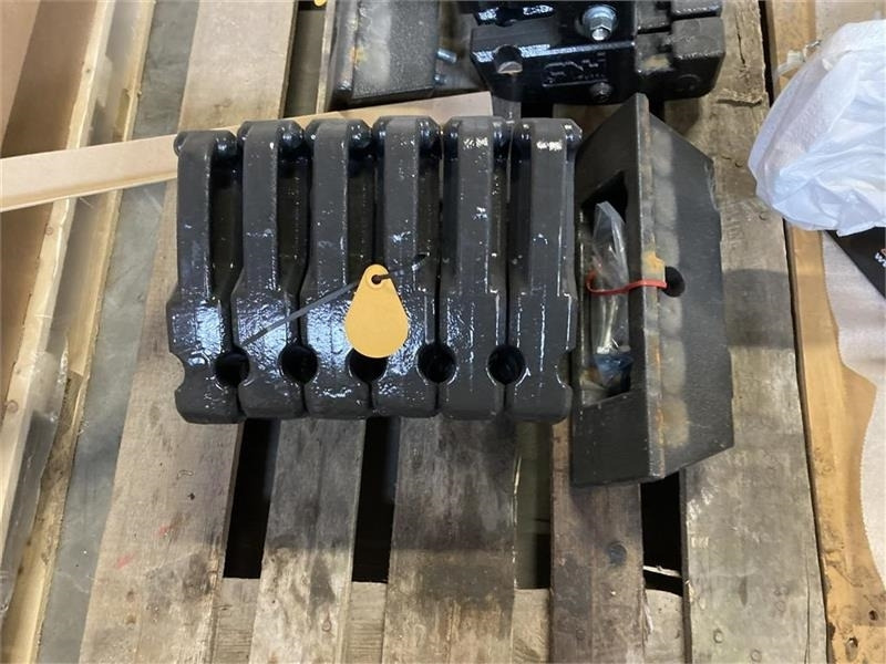 New Holland Boomer til 35-40-50-55 - Contrepoids: photos 4 New Holland Boomer til 35-40-50-55 - Contrepoids: photos 4