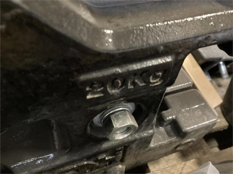 New Holland Boomer til 35-40-50-55 - Contrepoids: photos 5 New Holland Boomer til 35-40-50-55 - Contrepoids: photos 5