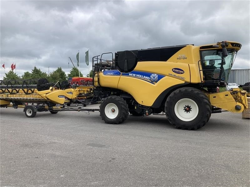 New Holland CR9.90 Med 35 fods Varifeed mm - Moissonneuse-batteuse: photos 1 New Holland CR9.90 Med 35 fods Varifeed mm - Moissonneuse-batteuse: photos 1