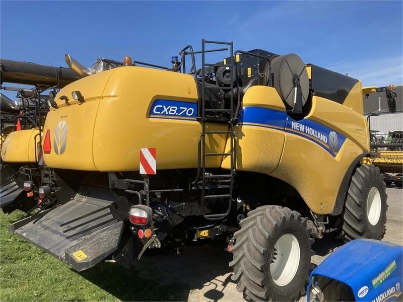 New Holland CX 8.70 SLH - Moissonneuse-batteuse: photos 2 New Holland CX 8.70 SLH - Moissonneuse-batteuse: photos 2
