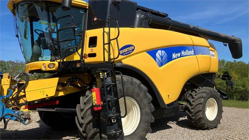 New Holland CX 8080 SLH med 30 fods Varifeed - Moissonneuse-batteuse: photos 1 New Holland CX 8080 SLH med 30 fods Varifeed - Moissonneuse-batteuse: photos 1