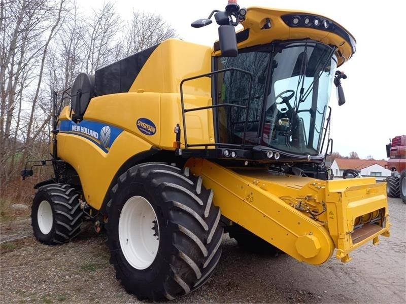 New Holland CX8.80 SLH med 25 fods Varifeed - Moissonneuse-batteuse: photos 2 New Holland CX8.80 SLH med 25 fods Varifeed - Moissonneuse-batteuse: photos 2