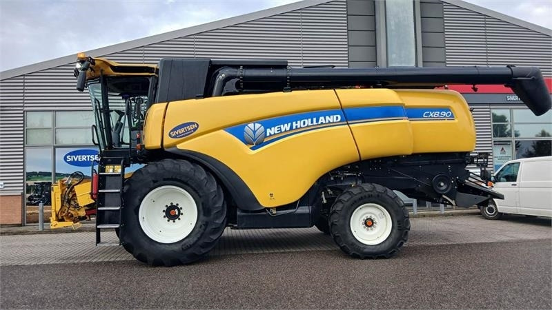 New Holland CX8.90 SLH - Moissonneuse-batteuse: photos 1 New Holland CX8.90 SLH - Moissonneuse-batteuse: photos 1