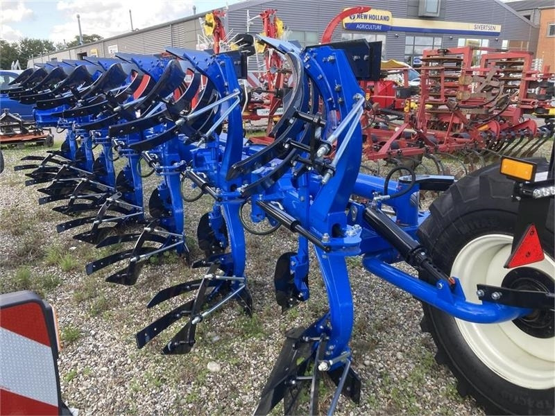 New Holland PSXVH 7 furet - Charrue: photos 3 New Holland PSXVH 7 furet - Charrue: photos 3