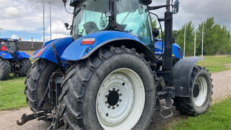 New Holland T7030 - Tracteur agricole: photos 5 New Holland T7030 - Tracteur agricole: photos 5