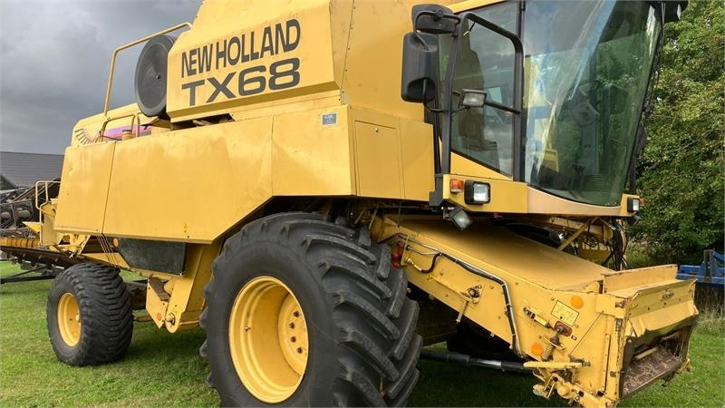 New Holland TX68 - Moissonneuse-batteuse: photos 2 New Holland TX68 - Moissonneuse-batteuse: photos 2