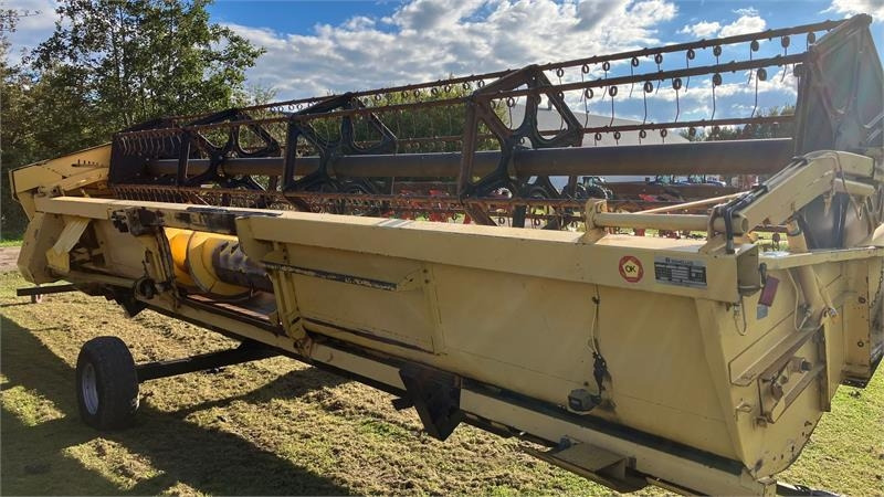 Moissonneuse-batteuse New Holland TX68 FSH: photos 17