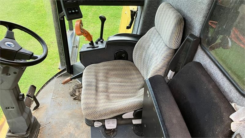 Moissonneuse-batteuse New Holland TX68 FSH: photos 8