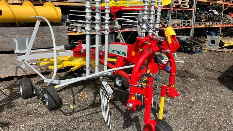 Pöttinger Top 462 - Faneuse: photos 1 Pöttinger Top 462 - Faneuse: photos 1