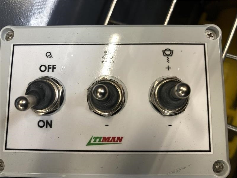 Timan CS-200 Combi spreder til traktor 300 liter - Epandeur de sable pour Véhicule de voirie/ Spécial: photos 5 Timan CS-200 Combi spreder til traktor 300 liter - Epandeur de sable pour Véhicule de voirie/ Spécial: photos 5