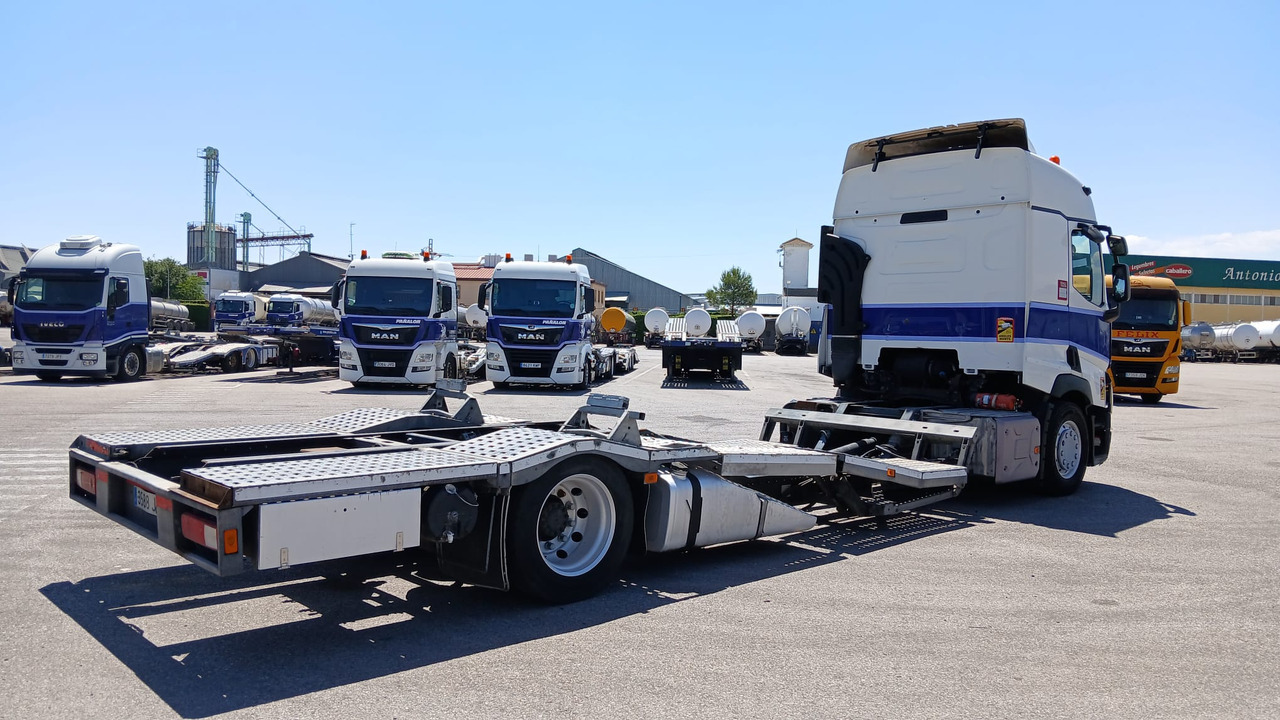 RENAULT T 520 - Camion porte-voitures: photos 4 RENAULT T 520 - Camion porte-voitures: photos 4