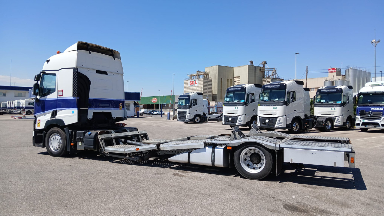 RENAULT T 520 - Camion porte-voitures: photos 3 RENAULT T 520 - Camion porte-voitures: photos 3