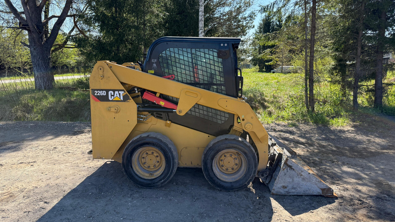 CAT 226D - Mini chargeuse: photos 5 CAT 226D - Mini chargeuse: photos 5