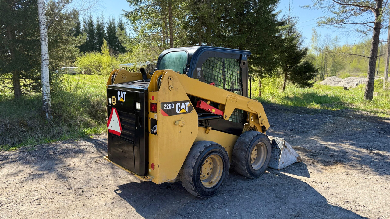 CAT 226D - Mini chargeuse: photos 4 CAT 226D - Mini chargeuse: photos 4