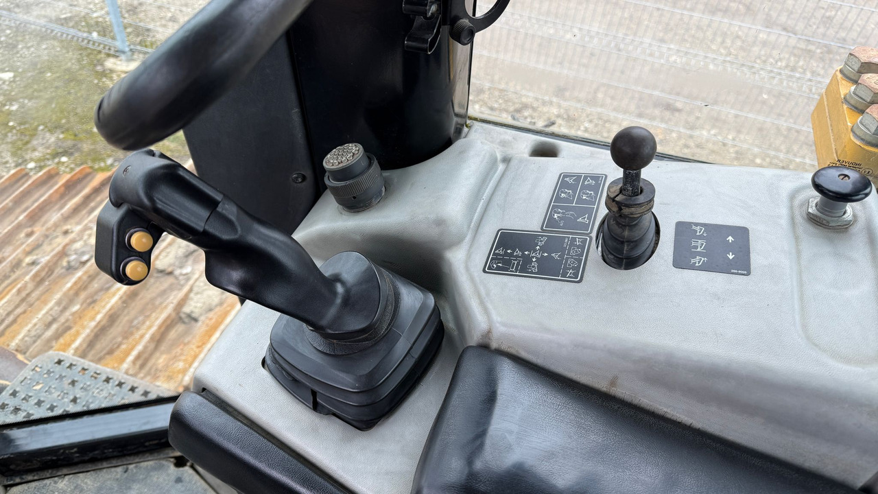 Bulldozer CAT D6N LGP: photos 12