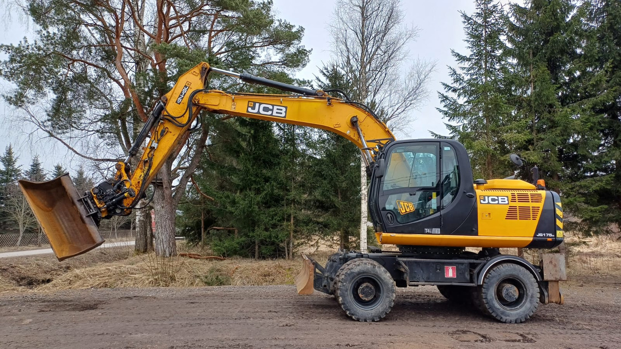 JCB JS175 - Pelle sur pneus: photos 2 JCB JS175 - Pelle sur pneus: photos 2
