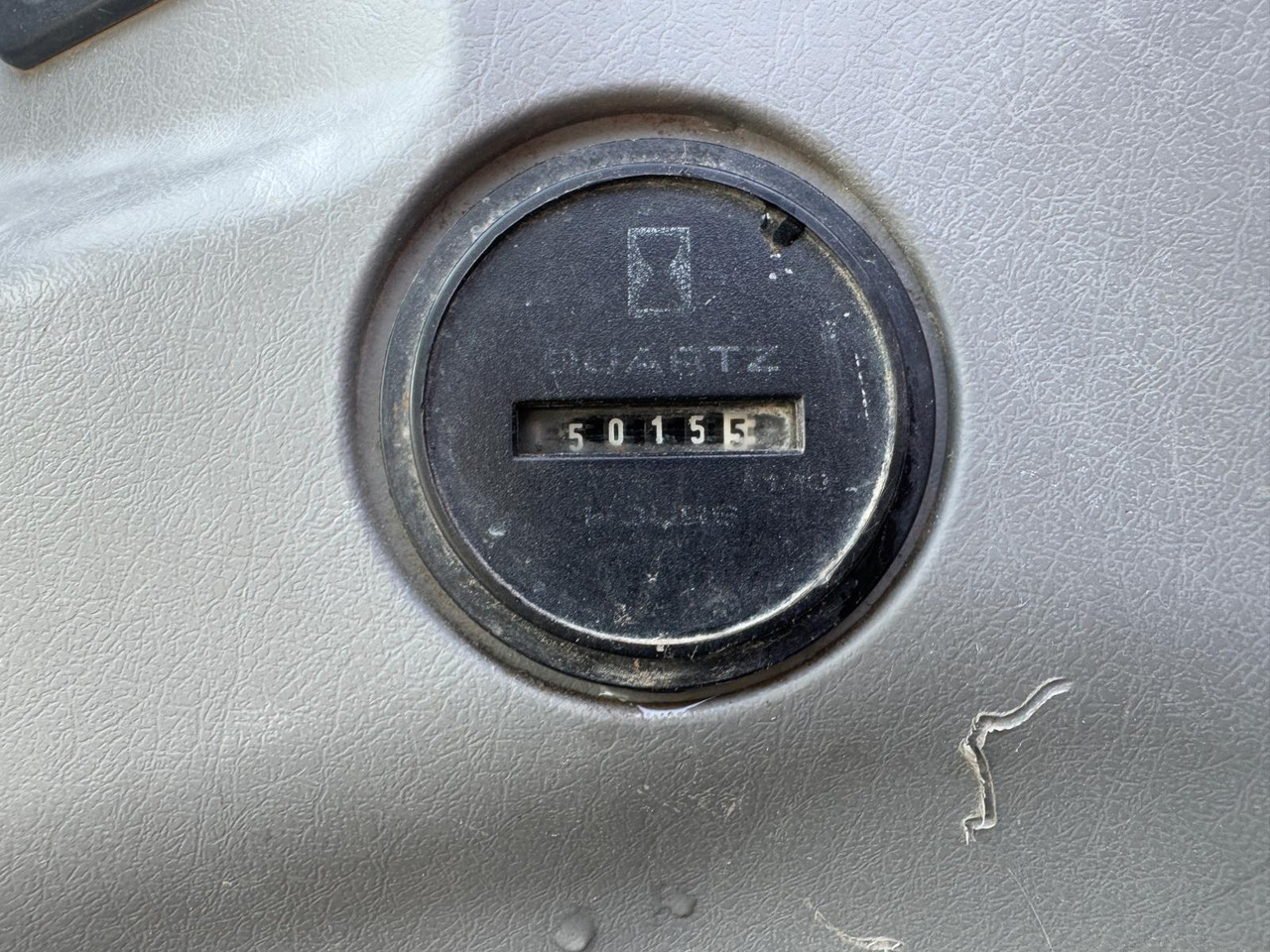 Pelle sur chenille New Holland E 215: photos 16