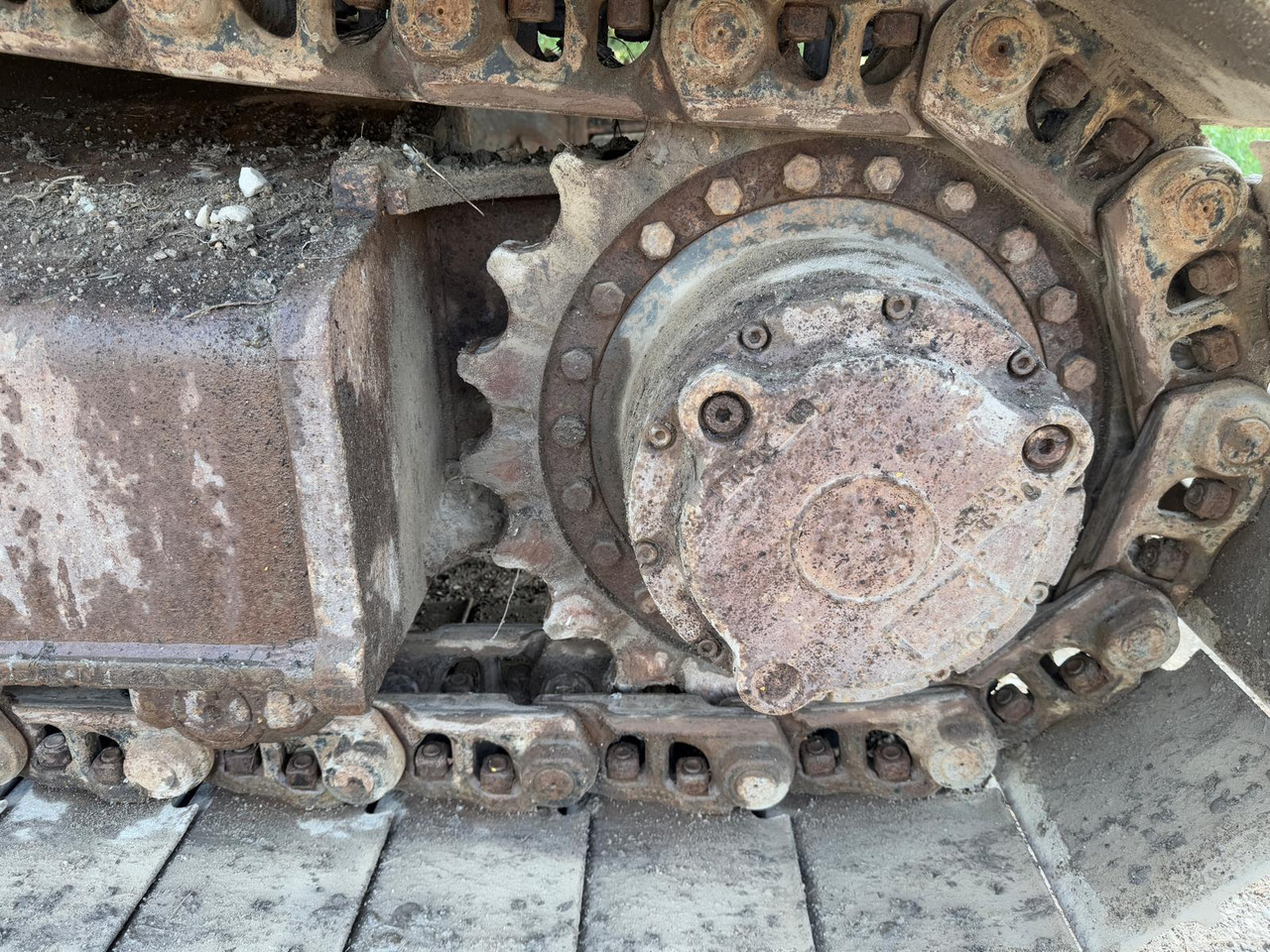 Pelle sur chenille New Holland E 215: photos 10