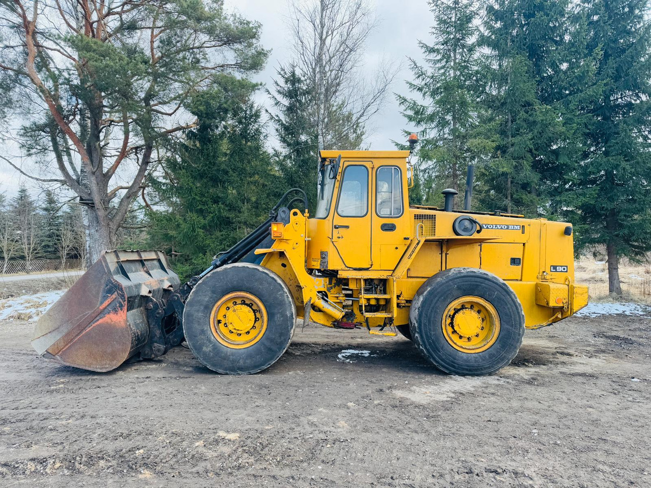VOLVO L90 - Chargeuse sur pneus: photos 2 VOLVO L90 - Chargeuse sur pneus: photos 2