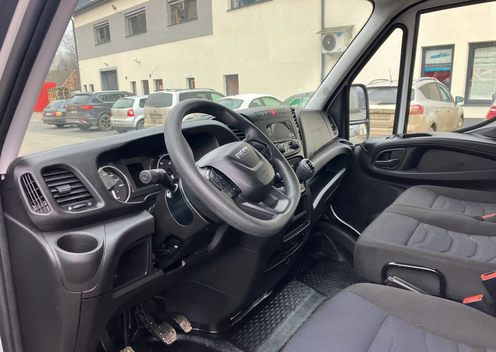 Iveco DAILY 35C16 kontener kurierka winda STAN PERFEKCYJNY - Fourgon: photos 5 Iveco DAILY 35C16 kontener kurierka winda STAN PERFEKCYJNY - Fourgon: photos 5