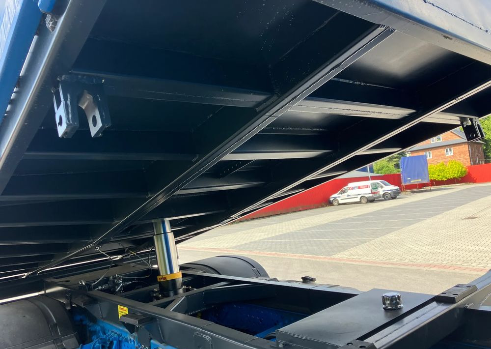 Mercedes-Benz ANTOS 1830 solidny kiper wywrotka blokada mostu - Camion benne: photos 4 Mercedes-Benz ANTOS 1830 solidny kiper wywrotka blokada mostu - Camion benne: photos 4