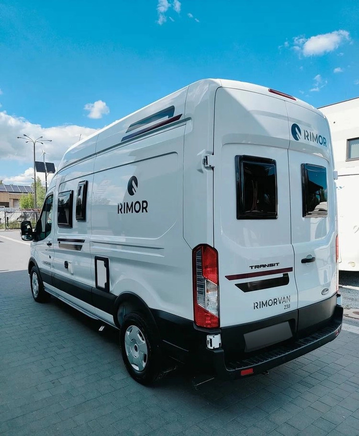 FORD Rimor NEW Ford Van 238 Truma Diesel Roller Shutters Remis AUTOMAT - Fourgon aménagé: photos 4 FORD Rimor NEW Ford Van 238 Truma Diesel Roller Shutters Remis AUTOMAT - Fourgon aménagé: photos 4