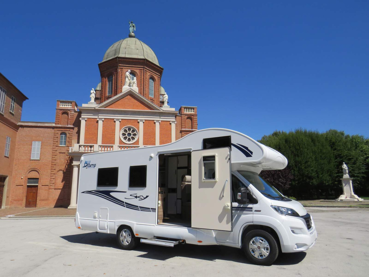 Fiat Ducato RETRACTABLE PLATFORM (300KG CAPACITY) - Camping-car capucine: photos 5 Fiat Ducato RETRACTABLE PLATFORM (300KG CAPACITY) - Camping-car capucine: photos 5