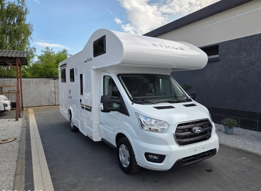 RIMOR Rimor KILIG 695 NEW Retrofitted 5-Passenger Winterized Camera Navigation - Fourgon aménagé: photos 1 RIMOR Rimor KILIG 695 NEW Retrofitted 5-Passenger Winterized Camera Navigation - Fourgon aménagé: photos 1