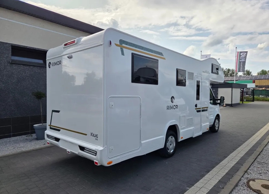 RIMOR Rimor KILIG 695 NEW Retrofitted 5-Passenger Winterized Camera Navigation - Fourgon aménagé: photos 3 RIMOR Rimor KILIG 695 NEW Retrofitted 5-Passenger Winterized Camera Navigation - Fourgon aménagé: photos 3