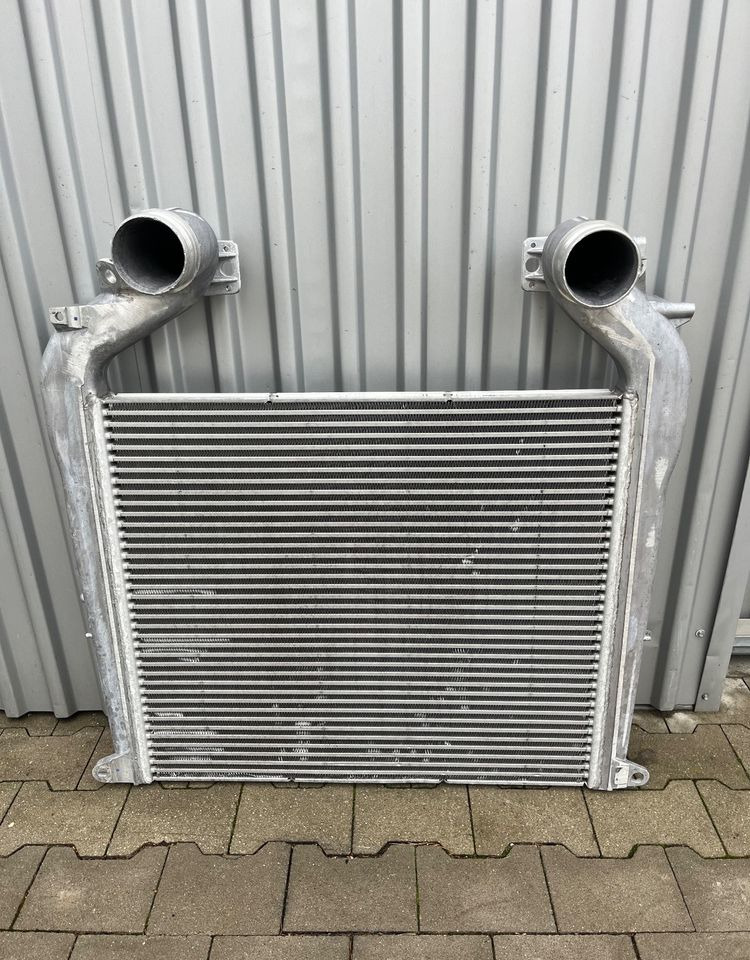 Chłodnica powietrza MAN TG3 TGX intercooler nowy model - Système de refroidissement pour Camion: photos 2 Chłodnica powietrza MAN TG3 TGX intercooler nowy model - Système de refroidissement pour Camion: photos 2