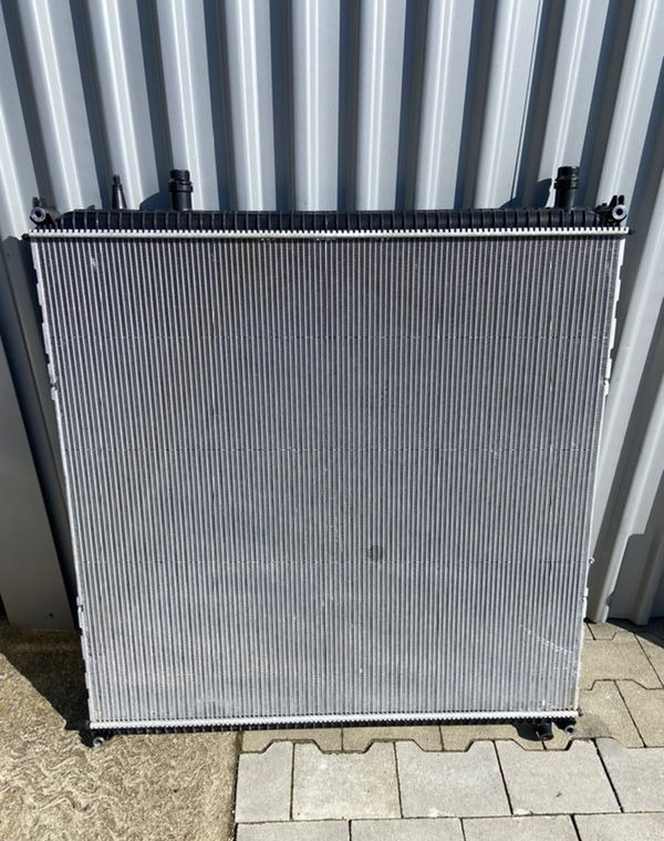 Chłodnica wody MAN TGX euro 6 - Radiateur pour Voiture: photos 1 Chłodnica wody MAN TGX euro 6 - Radiateur pour Voiture: photos 1