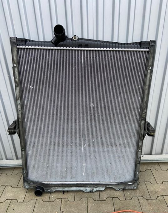 Chłodnica wody Volvo FH 4 euro 6 - Radiateur pour Voiture: photos 1 Chłodnica wody Volvo FH 4 euro 6 - Radiateur pour Voiture: photos 1