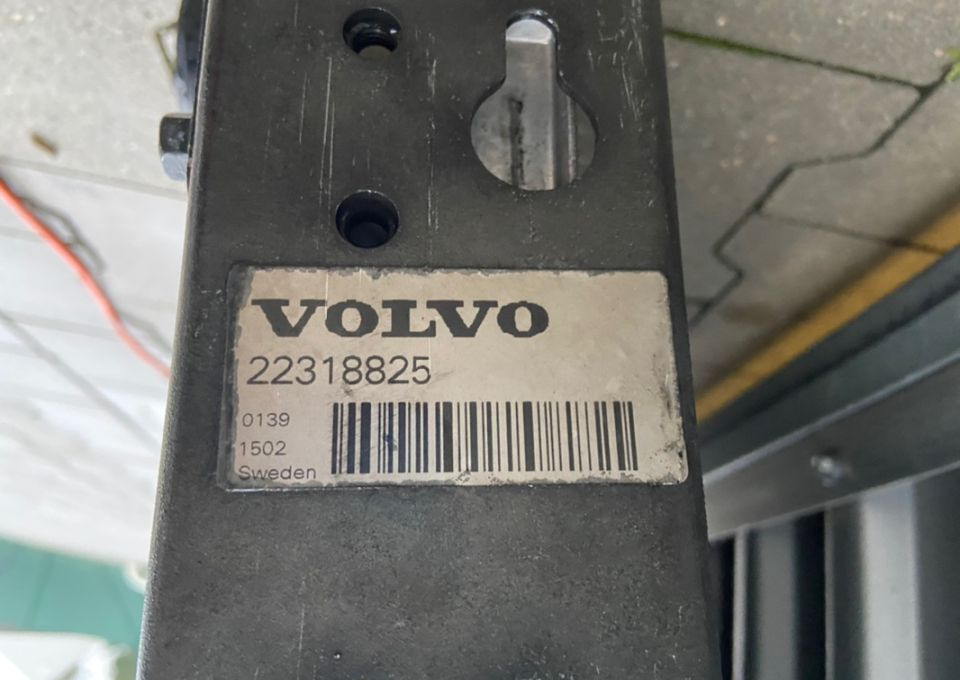 Chłodnica wody Volvo FH 4 euro 6 - Radiateur pour Voiture: photos 3 Chłodnica wody Volvo FH 4 euro 6 - Radiateur pour Voiture: photos 3