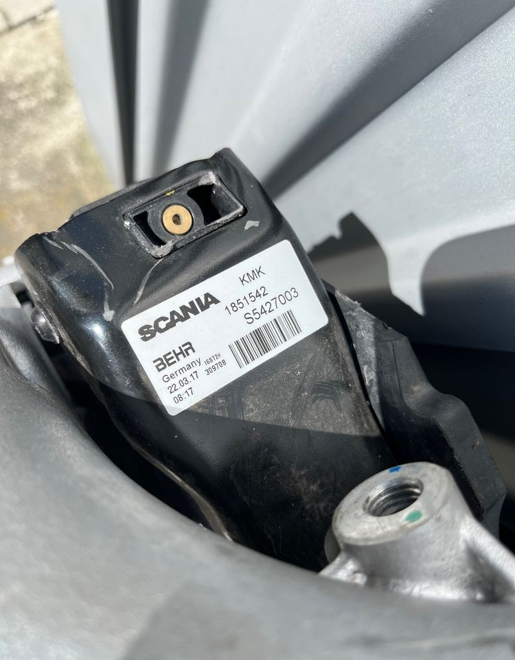 Chłodnice Scania G euro 6 komplet chłodnic 1902444 1851542 - Système de refroidissement pour Camion: photos 3 Chłodnice Scania G euro 6 komplet chłodnic 1902444 1851542 - Système de refroidissement pour Camion: photos 3