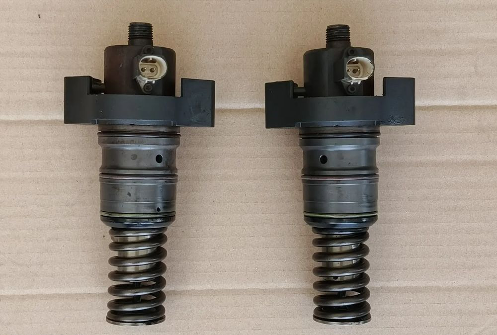 DAF XF 106 EURO 6 MX13 POMPA PALIWA UPEC - Pompe à carburant pour Camion: photos 1 DAF XF 106 EURO 6 MX13 POMPA PALIWA UPEC - Pompe à carburant pour Camion: photos 1