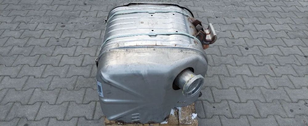 IVECO EUROCARGO EURO 6 KATALIZATOR TŁUMIK NOWY 5801833244 - Catalyseur pour Camion: photos 4 IVECO EUROCARGO EURO 6 KATALIZATOR TŁUMIK NOWY 5801833244 - Catalyseur pour Camion: photos 4