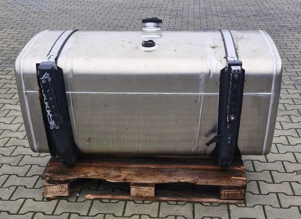 IVECO S WAY HI WAY STRALIS ZBIORNIK PALIWA NOWY - Préparation du carburant: photos 4 IVECO S WAY HI WAY STRALIS ZBIORNIK PALIWA NOWY - Préparation du carburant: photos 4