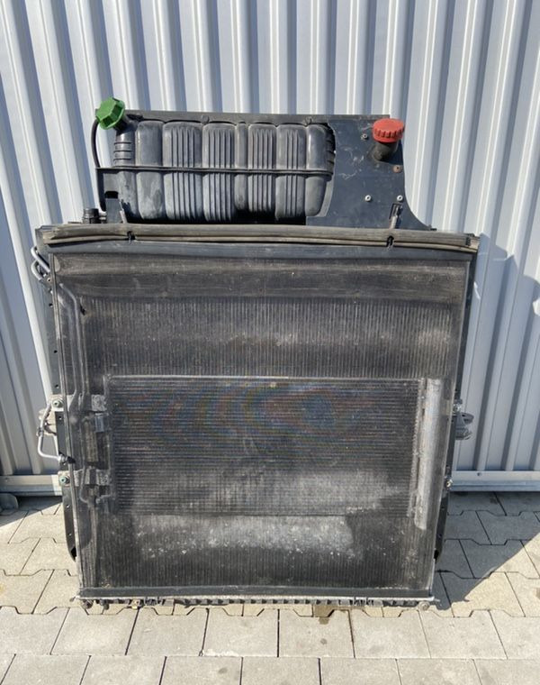 Komplet chłodnic MAN TGX euro 6 chłodnice 90 cm - Radiateur pour Voiture: photos 2 Komplet chłodnic MAN TGX euro 6 chłodnice 90 cm - Radiateur pour Voiture: photos 2