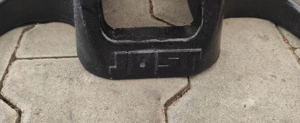 ŁAPA ŁAPY POD SIODŁO JOST 150mm NOWE - Sellette d'attelage pour Camion: photos 2 ŁAPA ŁAPY POD SIODŁO JOST 150mm NOWE - Sellette d'attelage pour Camion: photos 2