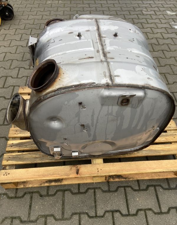 Obudowa katalizatora Volvo FH 4 katalizator puszka - Catalyseur pour Camion: photos 3 Obudowa katalizatora Volvo FH 4 katalizator puszka - Catalyseur pour Camion: photos 3