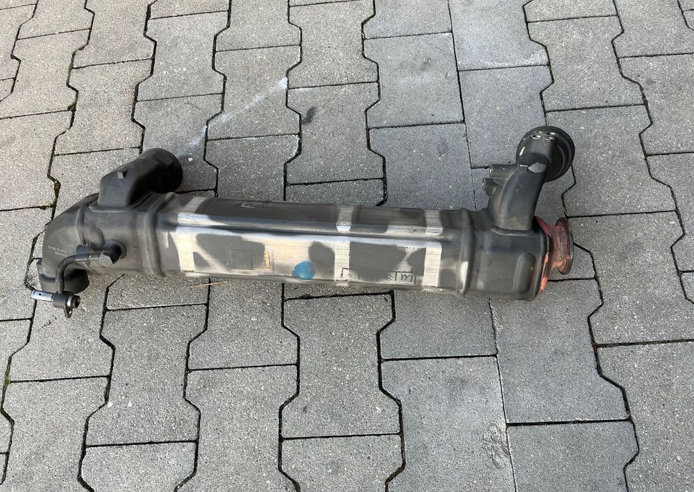 Recyrkulator spalin DAF XF 106 euro 6 lift chłodnica spalin AGR - Collecteur d'échappement pour Camion: photos 2 Recyrkulator spalin DAF XF 106 euro 6 lift chłodnica spalin AGR - Collecteur d'échappement pour Camion: photos 2