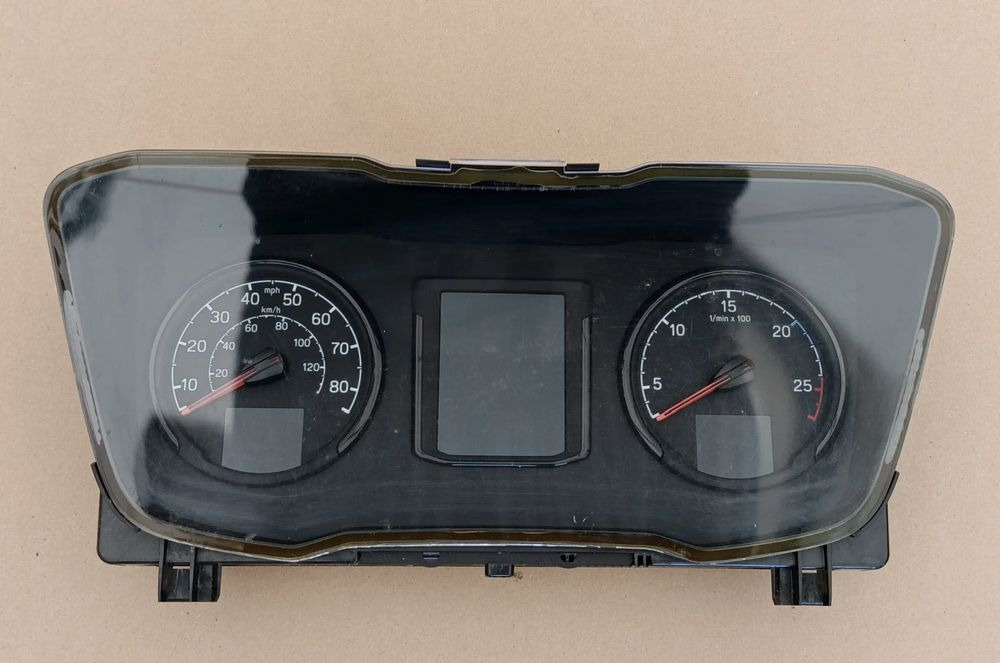 SCANIA R S LICZNIK ZEGARY 2594497 - Panel de instrumentos pour Camion: photos 1 SCANIA R S LICZNIK ZEGARY 2594497 - Panel de instrumentos pour Camion: photos 1