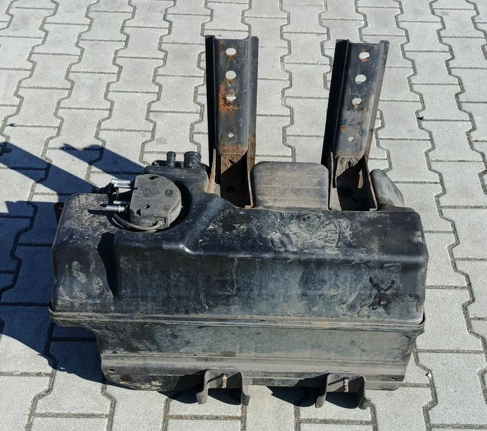 SCANIA R S ZBIORNIK ADBLUE 2196094 - AdBlue réservoir pour Camion: photos 1 SCANIA R S ZBIORNIK ADBLUE 2196094 - AdBlue réservoir pour Camion: photos 1