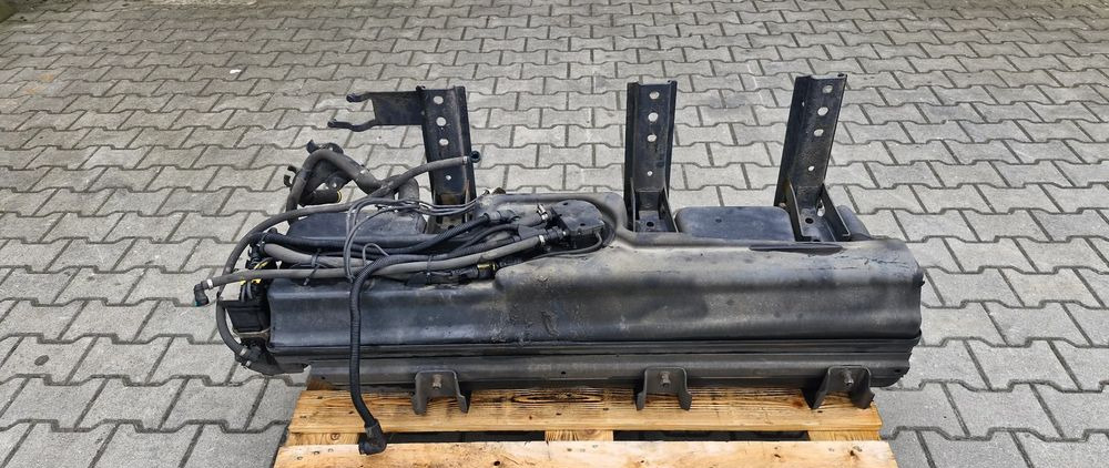 SCANIA R S ZBIORNIK ADBLUE POMPA ADBLUE - AdBlue réservoir pour Camion: photos 1 SCANIA R S ZBIORNIK ADBLUE POMPA ADBLUE - AdBlue réservoir pour Camion: photos 1