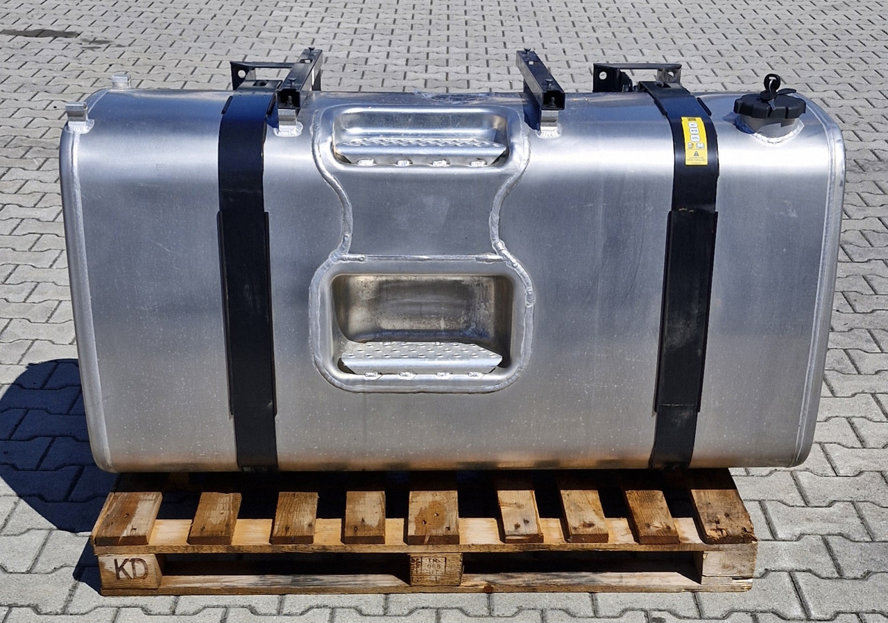 VOLVO FH4 RENAULT GAMA T ZBIORNIK PALIWA 550L NOWY - Réservoir de carburant pour Camion: photos 1 VOLVO FH4 RENAULT GAMA T ZBIORNIK PALIWA 550L NOWY - Réservoir de carburant pour Camion: photos 1