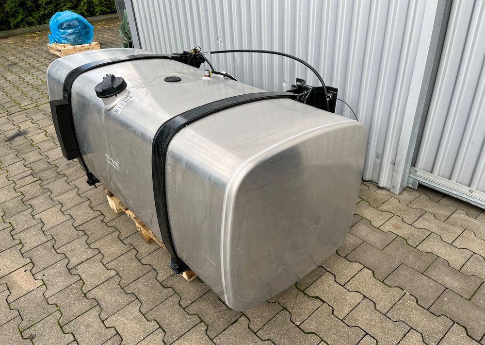 Zbiornik paliwa DAF XG XF CF 620 litrów bak jak NOWY - Préparation du carburant pour Camion: photos 2 Zbiornik paliwa DAF XG XF CF 620 litrów bak jak NOWY - Préparation du carburant pour Camion: photos 2