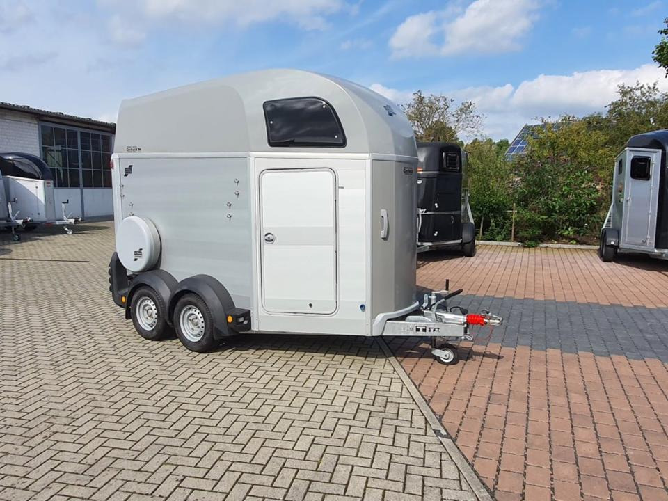 ALU Pferdeanhänger Ifor Williams HB 506 Flügeltür Sattelkammer - Van chevaux: photos 2 ALU Pferdeanhänger Ifor Williams HB 506 Flügeltür Sattelkammer - Van chevaux: photos 2