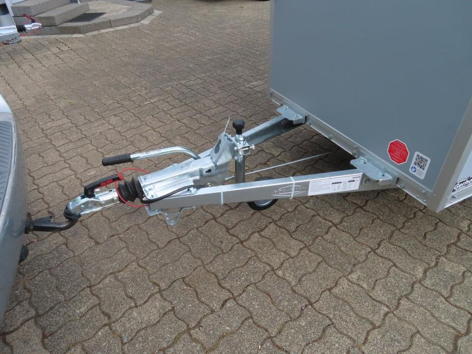 Böckmann PKW-Anhänger Koffer KT2513/135 F Tür-Rampekombination - Remorque fourgon: photos 4 Böckmann PKW-Anhänger Koffer KT2513/135 F Tür-Rampekombination - Remorque fourgon: photos 4