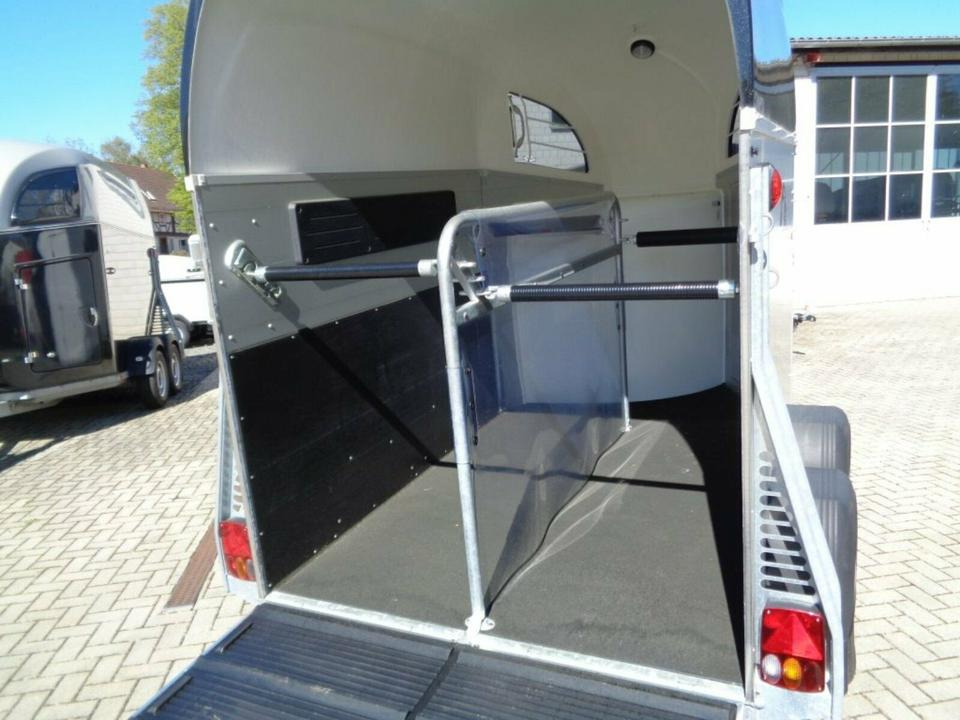 Van chevaux Böckmann, Pferdeanhänger Champion R ALUBODEN Saka100km/h: photos 7 Van chevaux Böckmann, Pferdeanhänger Champion R ALUBODEN Saka100km/h: photos 7