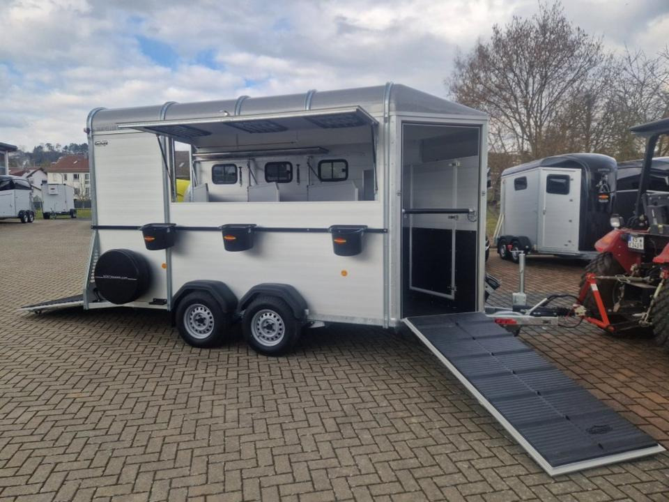 Pferdeanhänger Böckmann Traveller G3 Top Ausstattung - Van chevaux: photos 1 Pferdeanhänger Böckmann Traveller G3 Top Ausstattung - Van chevaux: photos 1